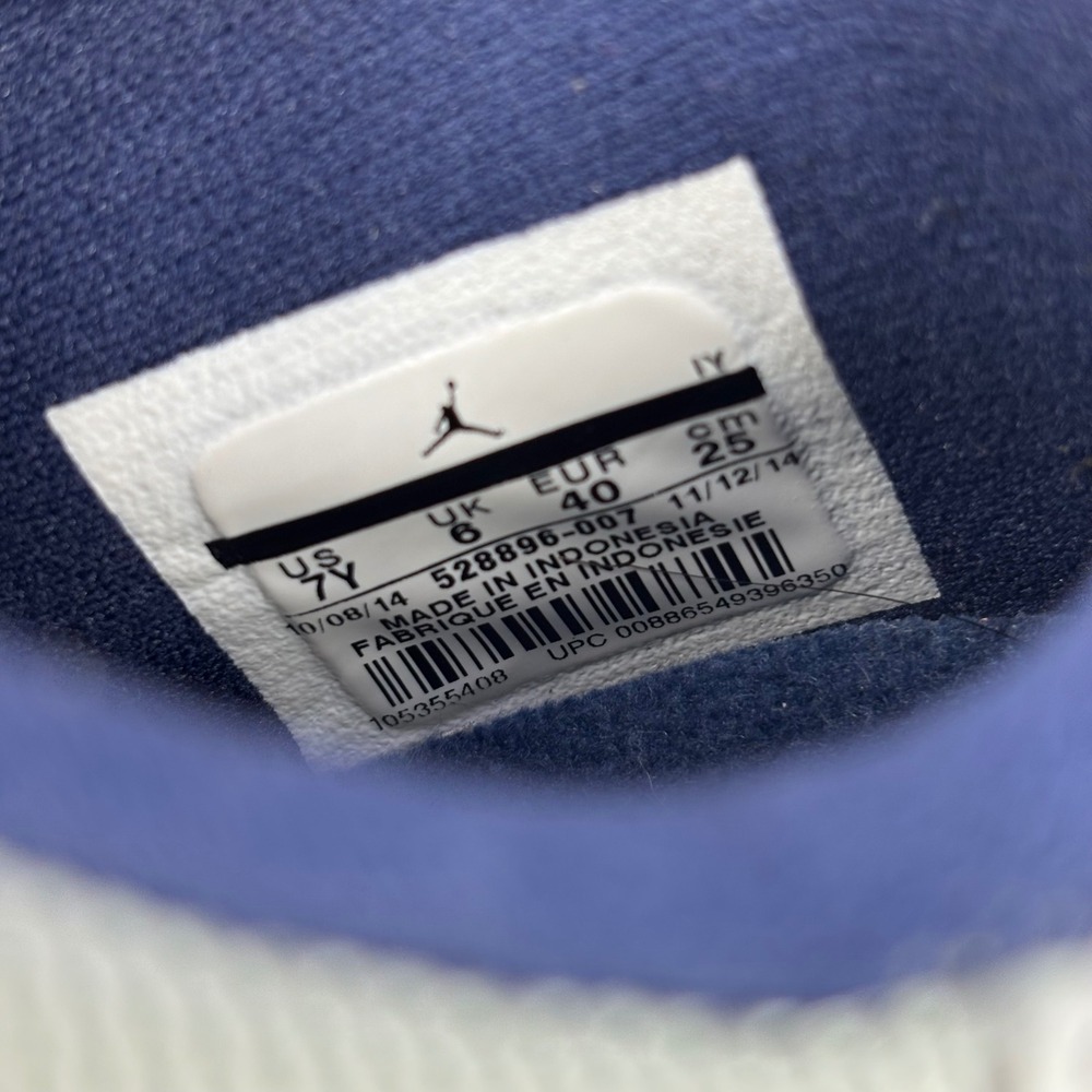 Air Jordan 11 Retro Low Georgetown Grey Mist Midnight Navy 528896-007 Mens 7Y - Picture 6 of 7